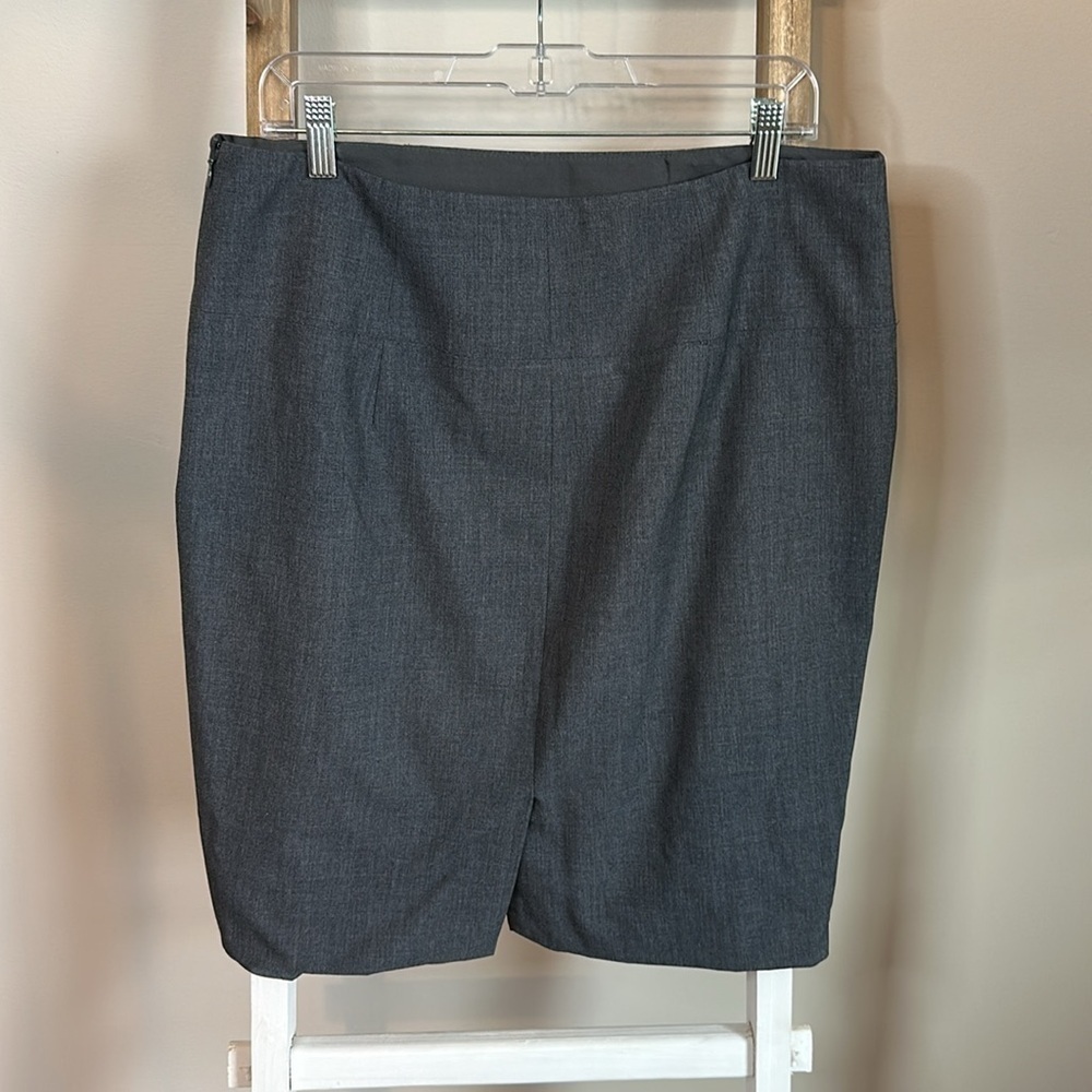 The Limited Collection Gray Pencil Skirt Size 12 in Fair Used Condition - Picture 5 of 16